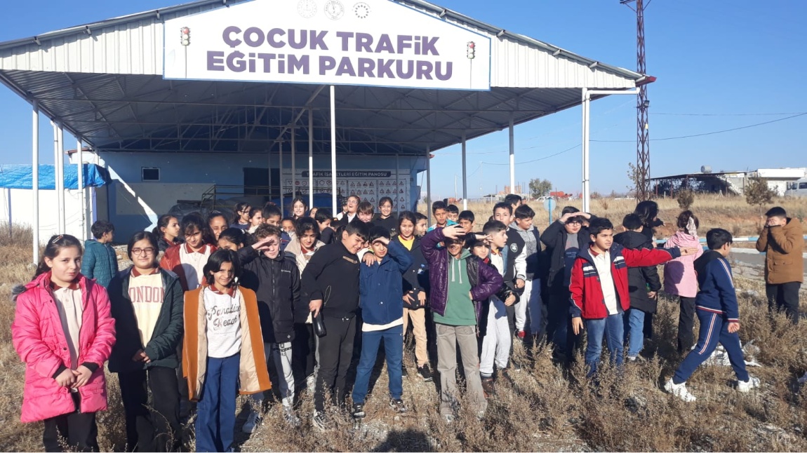 ÖĞRENCİLERİMİZİ ÇOCUK TRAFİK EĞİTİM PARKURUNA GÖTÜRDÜK